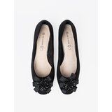 GOODIN Black women's pumps with a decorative flower | shoptok.hr