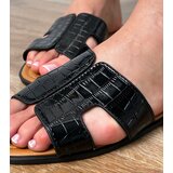 Gemre Black flat-soled flip-flops with Sarini embossing | ePonuda.com
