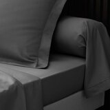 Douceur d intérieur Antracitno siva napenjalna rjuha iz bombažnega perkala 180x200 cm Percaline – | Shoptok.si
