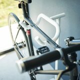 YAMAZAKI Stojalo za kolo Tower – | Shoptok.si
