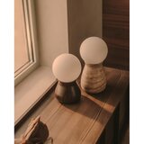 Kave Home Tamno smeđa stolna lampa od masivnog kaučuka (visina 26 cm) Okeni – | shoptok.hr