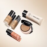 Armani Beauty Luminous Silk posvetlitveni kompaktni puder odtenek 6.5 3.5 g | Shoptok.si