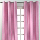 HOMESCAPES Bombažne rožnate zavese s šahovnico Gingham Eyelet, 137x228 cm, (20749001) Cene