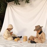 Sunnylife lesena družabna igra jumbling tower s flomastri za barvanje | Shoptok.si