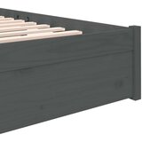  Posteljni okvir siv iz trdnega lesa 140x190 cm, (20601742) | Shoptok.si
