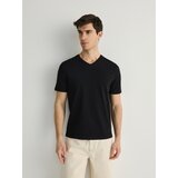 Reserved - Slim majica kratkih rukava s V-izrezom - crno | shoptok.hr