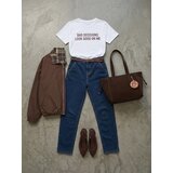 Sinsay Chino traperice kroja mom fit s remenom i udjelom viskoze | shoptok.hr