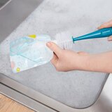 Babymoov Baby Bottle Brush 2 in 1 krtača za čiščenje 2 v 1 1 kos | Shoptok.si