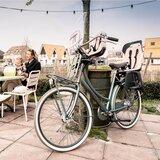 Bobike Otroški sedež za kolo GO MAXI Carrier Vanilla Cup Cake | Shoptok.si