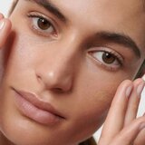 Dr. Hauschka Make-Up Foundation lahki tekoči puder odtenek 04 hazelnut 30 ml | Shoptok.si