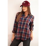 Kesi Włoski Women's cotton plaid shirt with a longer back navy Cijene