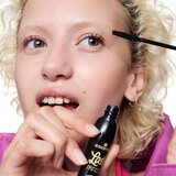 Essence Lash PRINCESS TUBING maskara za efekt umjetnih trepavica nijansa 01 Black 12 ml | shoptok.hr