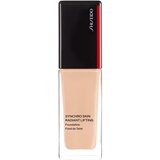 Shiseido Synchro Skin Radiant Lifting Foundation Advanced posvetlitveni lifting tekoči puder SPF 30 odtenek 140 Porcelain 30 ml | Shoptok.si