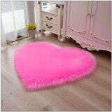 Plišani tepih u obliku srca 40x50 - rozi | Shoptok.si