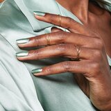 Essie wrapped in luxury lak za nohte odtenek 875 head to mistletoe 13,5 ml | Shoptok.si