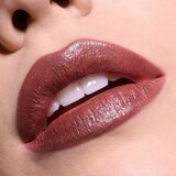 MAC Cosmetics Dazzlelips Crayon svjetlucavi ruž za usne u olovci nijansa Cosmic Plum 1.8 g | shoptok.hr