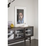 Rowico Smeđa vitrina u dekoru hrasta s kliznim vratima 170x75 cm Hazelton – | shoptok.hr