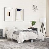 vidaXL Posteljni okvir siva sonoma 140x190 cm inž. les in kovina Cene