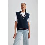 Defacto Oversize Fit V-Neck Knitwear Vest cene