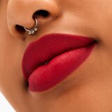 MAC Cosmetics Locked Kiss 24h Lipstick dugotrajni ruž za usne s mat efektom nijansa Ruby True 1,8 g | shoptok.hr