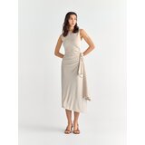Reserved Nabrana haljina - krem | shoptok.hr