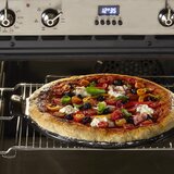 Emile henry BBQ Smooth keramični pekač za pizzo | Shoptok.si