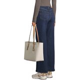 Michael Kors Nakupovalna torba temno bež / off-bela | Shoptok.si