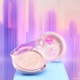 Essence Superman kompaktni puder za osvetlitev kože 6 g | Shoptok.si