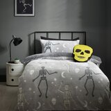 Catherine Lansfield Siva enojna otroška posteljnina s svetlečim učinkom iz mikropliša 135x200 cm Halloween Skeleton – | Shoptok.si