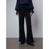 Reserved hlače s ukrasnim obrubima - crno | shoptok.hr