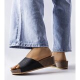 D/CEO Beżowe klapki z łańcuchem Levy | Shoptok.si