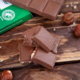 Xucker mlečna čokolada sa lešnicima 10 x 80 g | ePonuda.com