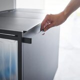 YAMAZAKI Črn kovinski koš za smeti za ločevanje odpadkov Tower – | Shoptok.si