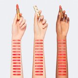 Gucci Beauty Rouge à Lèvres Voile šminka z bleščečim finišem odtenek 502 Eadie Scarlet 3.5 g | Shoptok.si