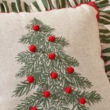 Catherine Lansfield Ukrasni jastuk s božićnim motivom 45x45 cm Frilled Christmas Tree &amp;ndash; Slike