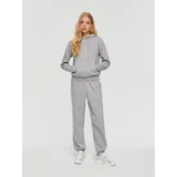 - Sportske jogger hlače - Svijetlo siva