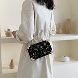 Venisymlis Ročne Torbice V Obliki Škatle S Kovinsko Značko Ženske Črne Torbice S Sklopko Za Zabavo S Črno Verižico Prikupna Torbica Za Čez Ramo, (22070091) | Shoptok.si