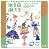 Djeco Izdelaj sam – dekorativni leseni obeski | Shoptok.si