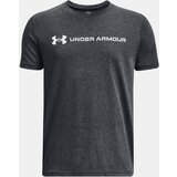 Under Armour T-Shirt UA B LOGO WORDMARK SS-BLK - Boys Cene