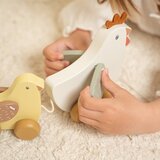 Little dutch lesena igračka na vrvici little farm | Shoptok.si