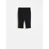 Reserved Capri hlače - crno | shoptok.hr