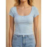 Sinsay Bluza s čipkom na dekolteu s dodatkom viskoze | shoptok.hr