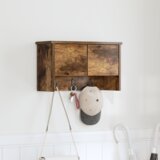 vidaXL Nadwyčajna obešalnik za plašče Dimljeni hrast 50 x 20 x 30 cm | Shoptok.si