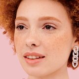 Benefit Gimme Brow+ Volumizing Pencil vodoodporen svinčnik za obrvi za volumen odtenek 2,75 Warm Auburn 1,19 g | Shoptok.si