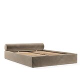 Maison de Rêve Svetlo rjava oblazinjena zakonska postelja s prostorom za shranjevanje z letvenim dnom 160x200 cm Solvo – | Shoptok.si
