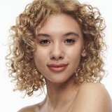 MAC Cosmetics Studio Radiance Serum-Powered Foundation vlažilni tekoči puder odtenek NC27 30 ml | Shoptok.si
