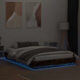  Posteljni okvir z LED diodami dimljeni hrast 120x200 cm | Shoptok.si