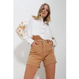 Trend Alaçatı Stili Women's White Embroidered Sleeves Single Pocket Crop Shirt