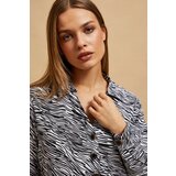 Marisse Black And White V-Neck Shirt | ePonuda.com