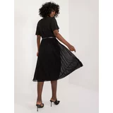 Fashion Hunters Black pleated dress with short sleeves